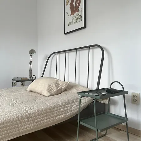 Reseda Apartment